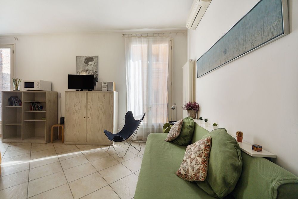 University Fancy Green House Apartment, 1 Bedroom, Non Smoking 8