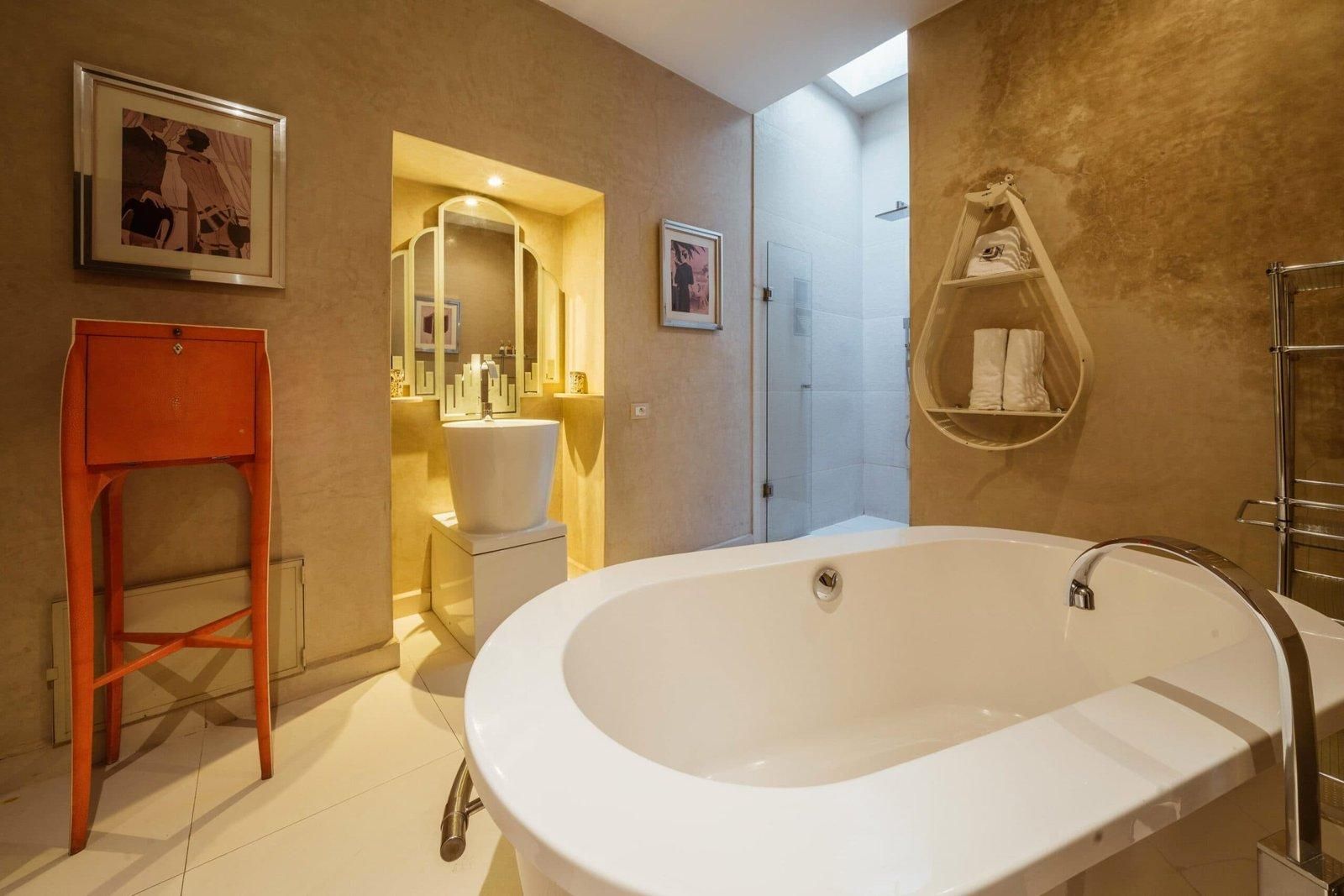 undefined Villa Makassar 10