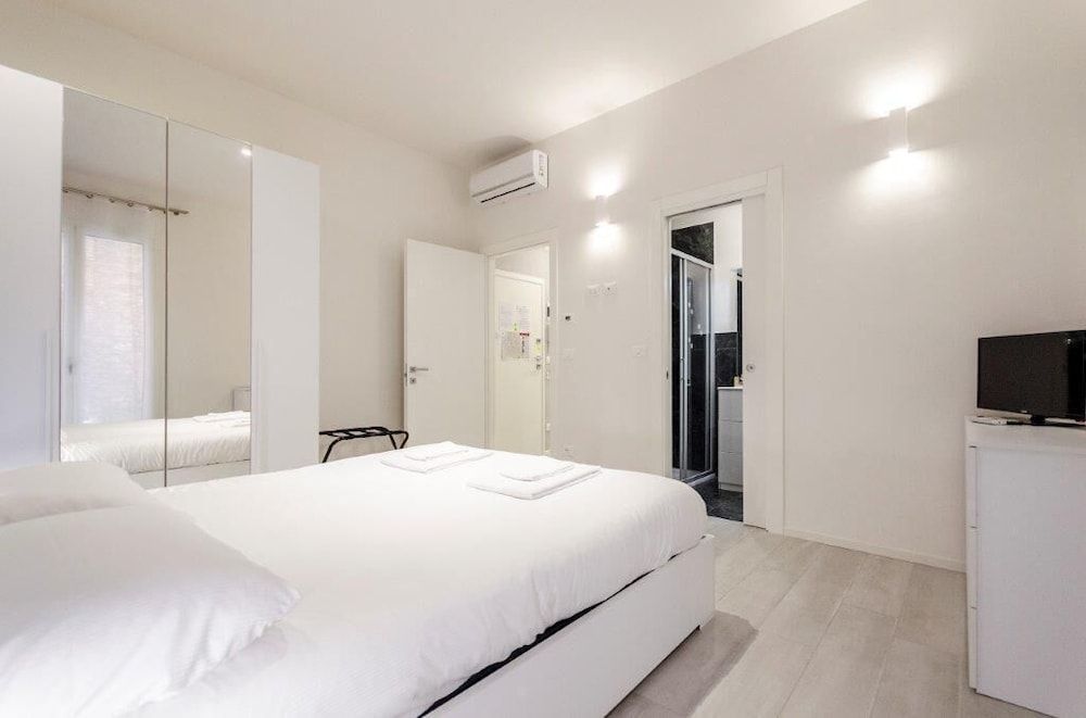 Dimora Santo Stefano Apartment, 2 Bedrooms 3