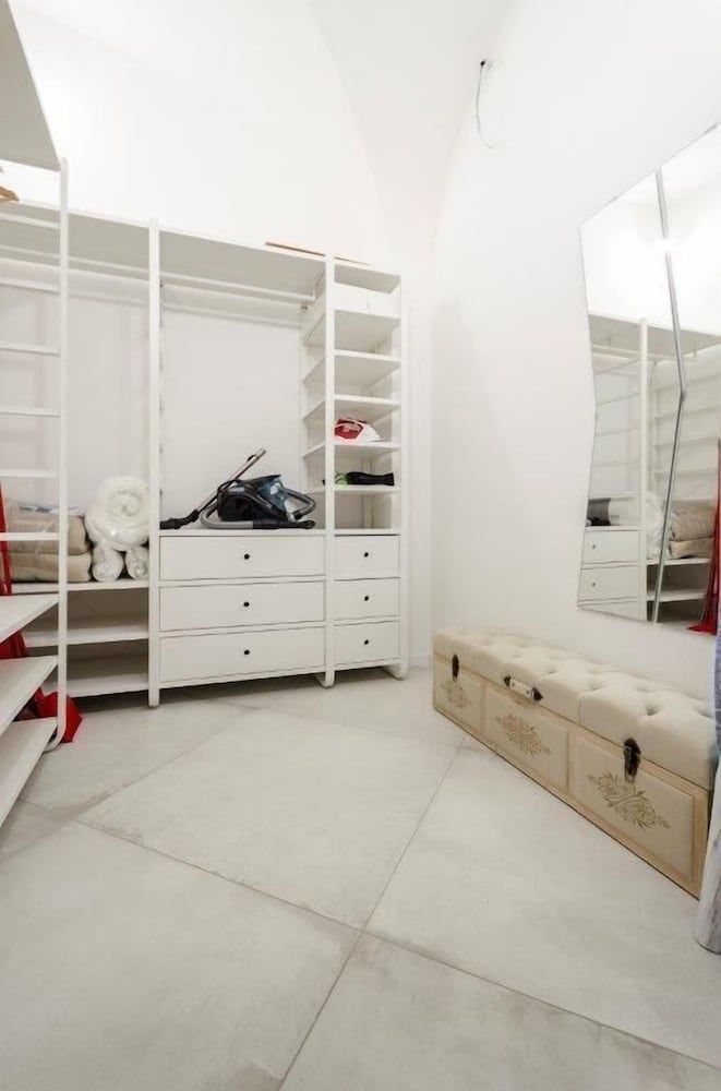 undefined Cartoleria Suite 5