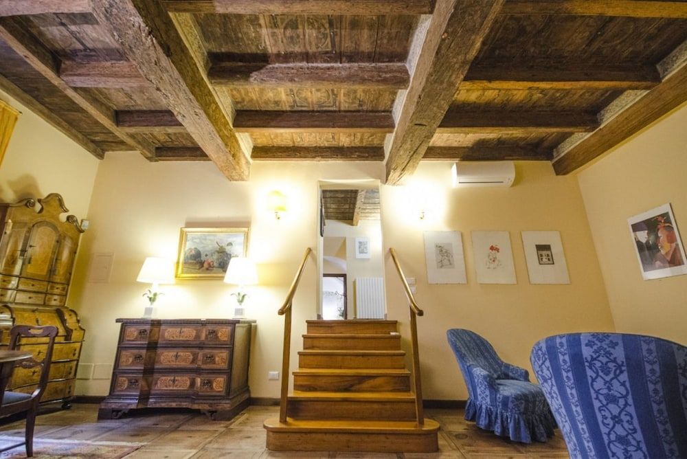 undefined Garisenda Lodge 6