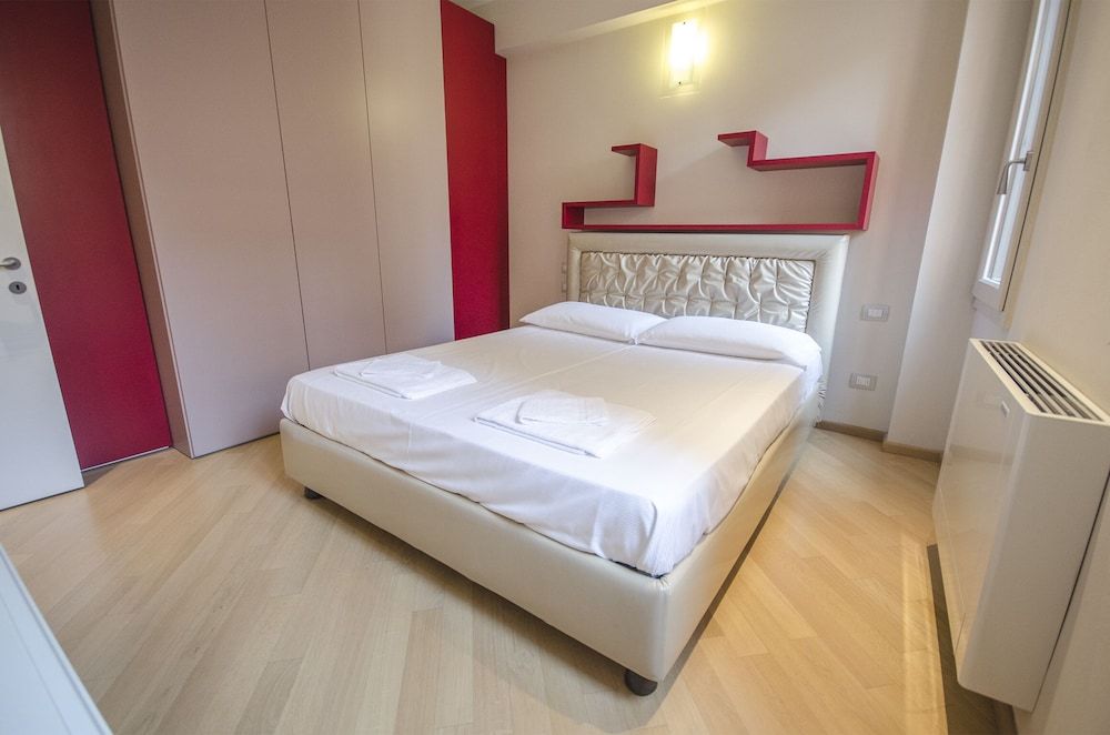 undefined Luxury 65mq Under the 2 Towers 3