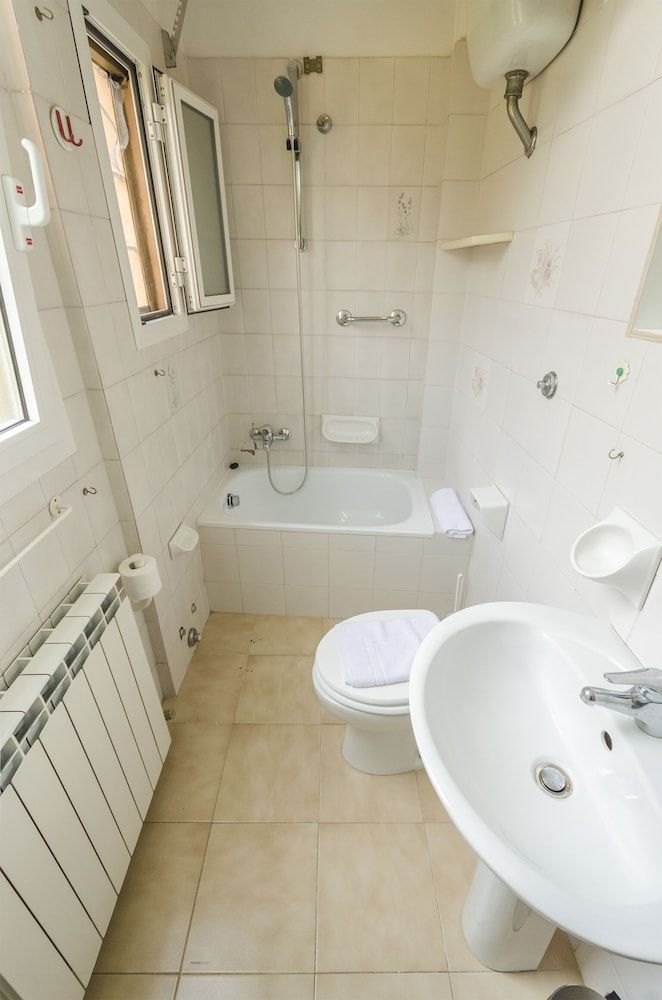 Moline apartment Apartment, 2 Bedrooms 24