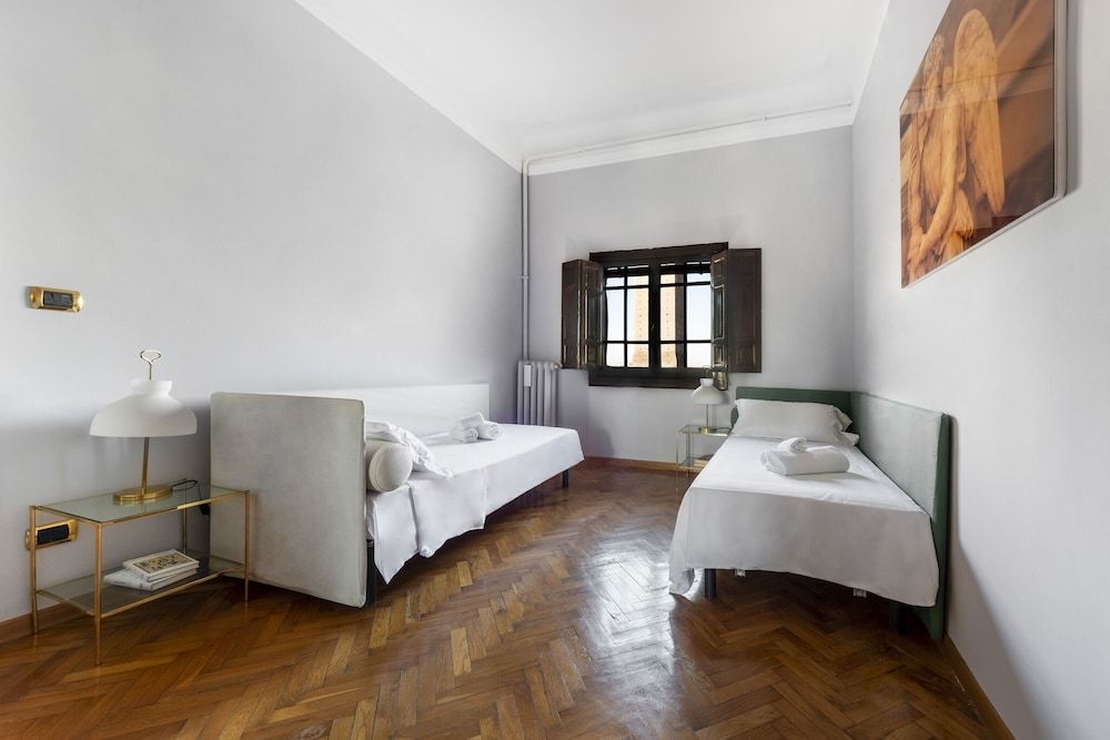 undefined Rizzoli C 9