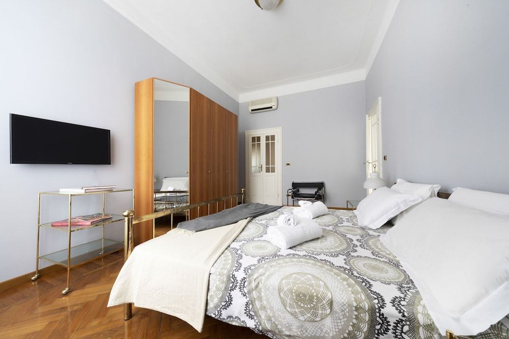 undefined Rizzoli C 4