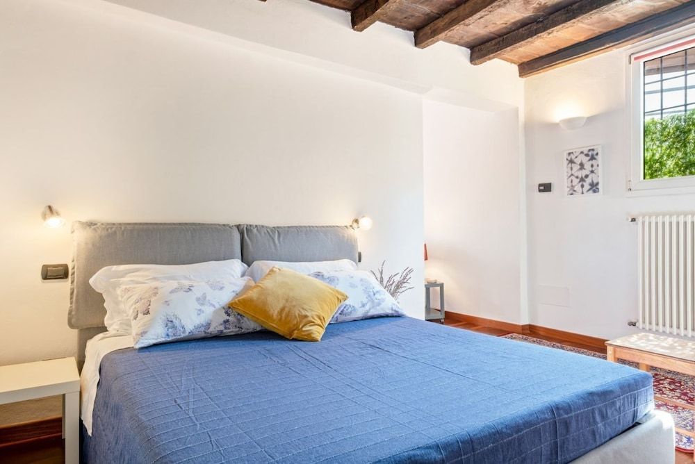 undefined Piazza dei Tribunali Apartment