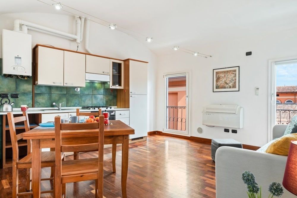 undefined Piazza dei Tribunali Apartment 10