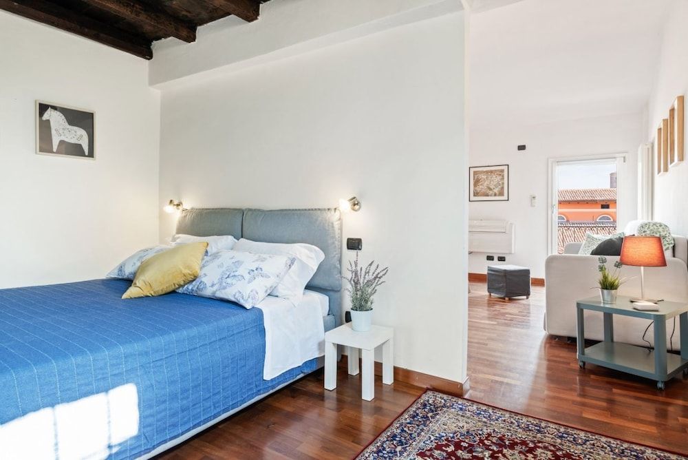 undefined Piazza dei Tribunali Apartment 8