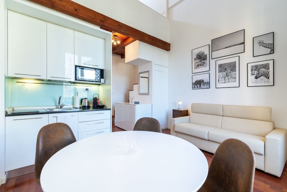 undefined HouSmart San Mamolo 6 8
