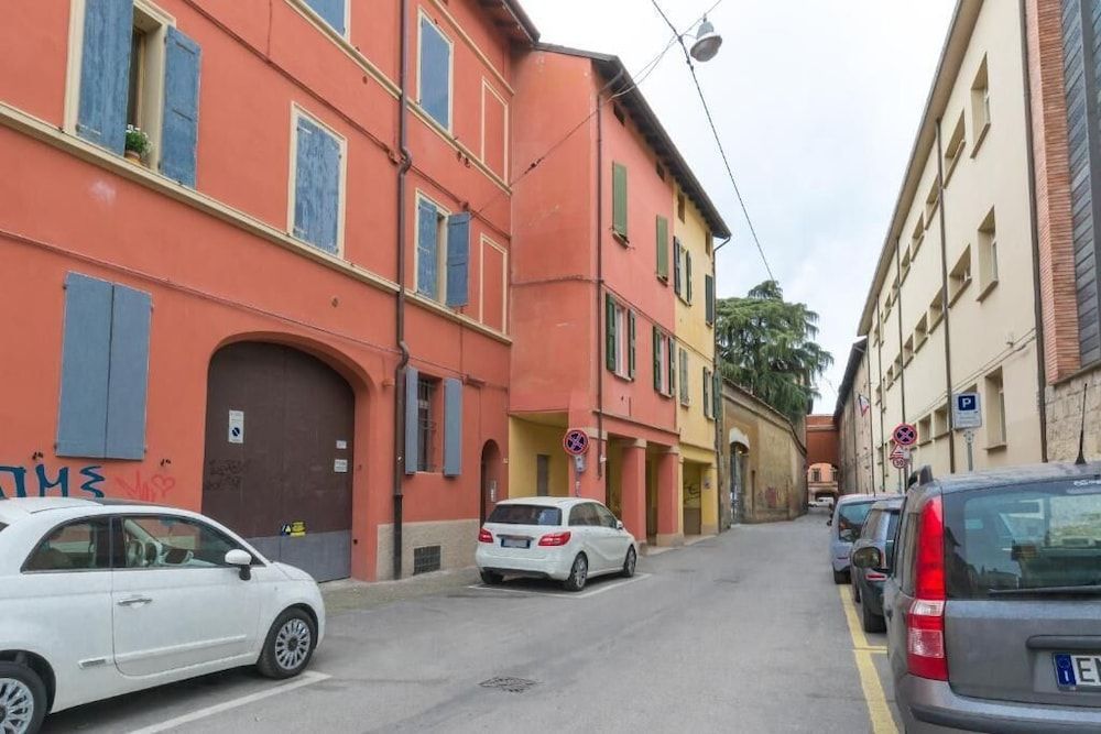 undefined HouSmart Vicolo Bolognetti 2