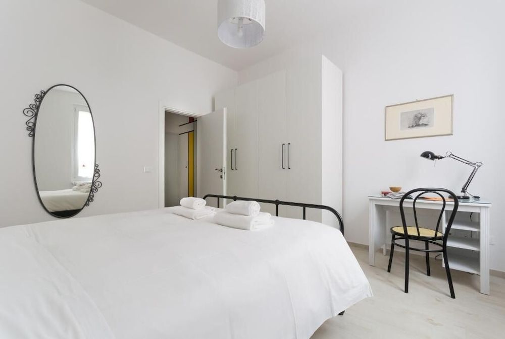 undefined HouSmart Vicolo Bolognetti 6