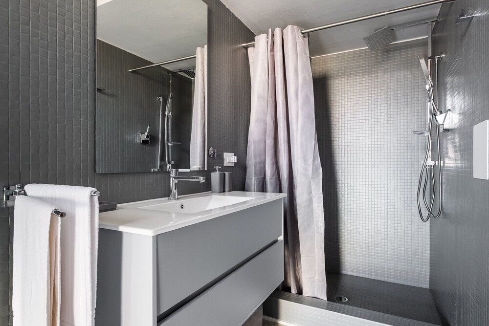 Tagliacozzi Suite Condo, Ensuite 20