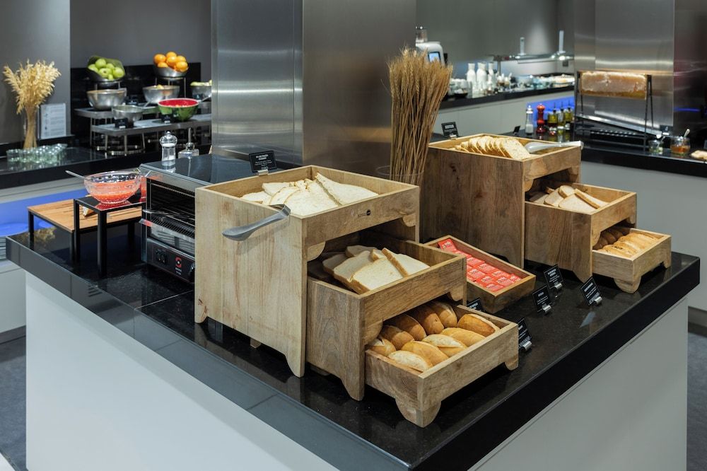 undefined Hotel Ciutadella Barcelona 10