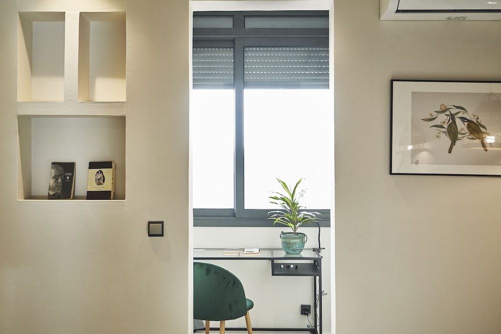 AinB Eixample Miró Apartments Deluxe Apartment 13