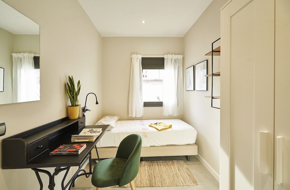 AinB Eixample Miró Apartments Deluxe Apartment 7