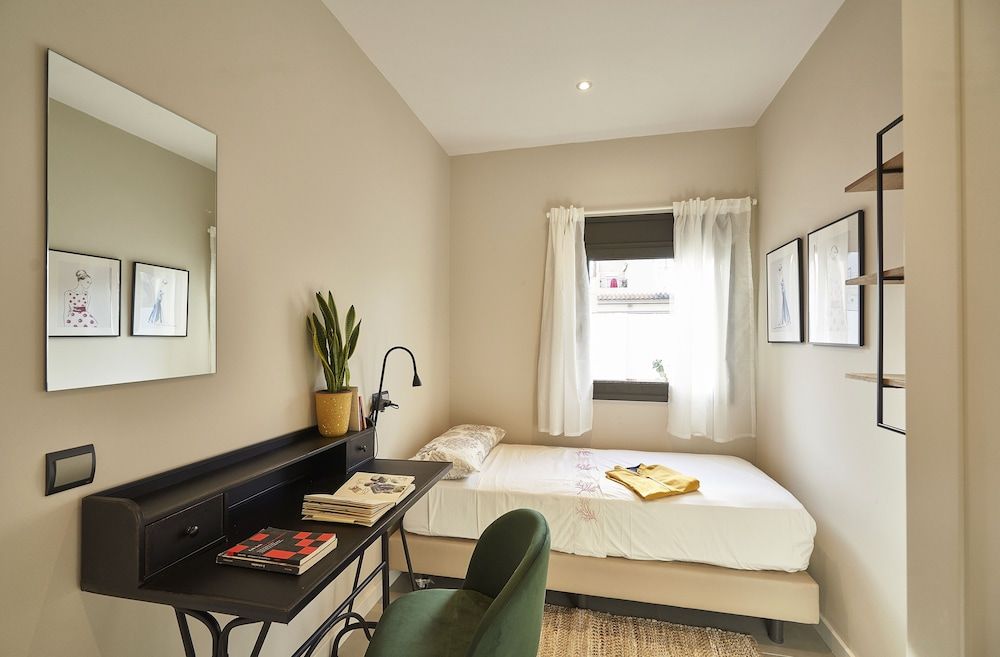 AinB Eixample Miró Apartments Deluxe Apartment 6