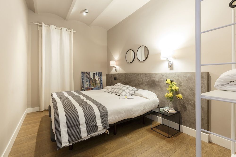 AinB Eixample Miró Apartments Standard Apartment, 2 Bedrooms, Kitchen, City View 11