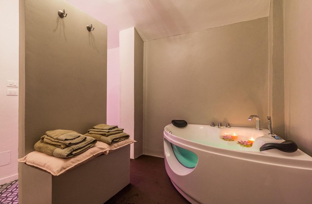 Dimora di Charme San Carlo 12 by Wonderful Italy Apartment 12