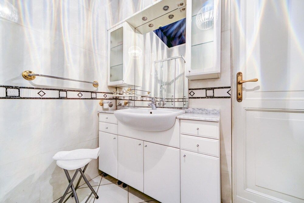 Classic Marconi Apartment by Wonderful Italy Apartment 7