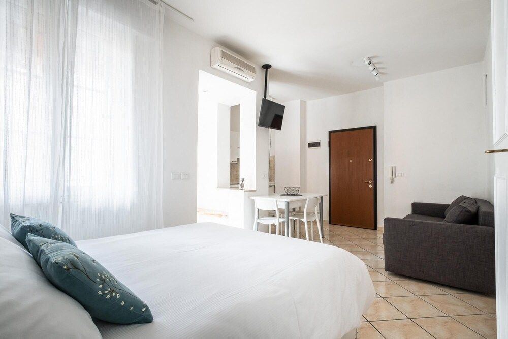 undefined Delia s Studio I in the City Center by Wonderful Italy 9