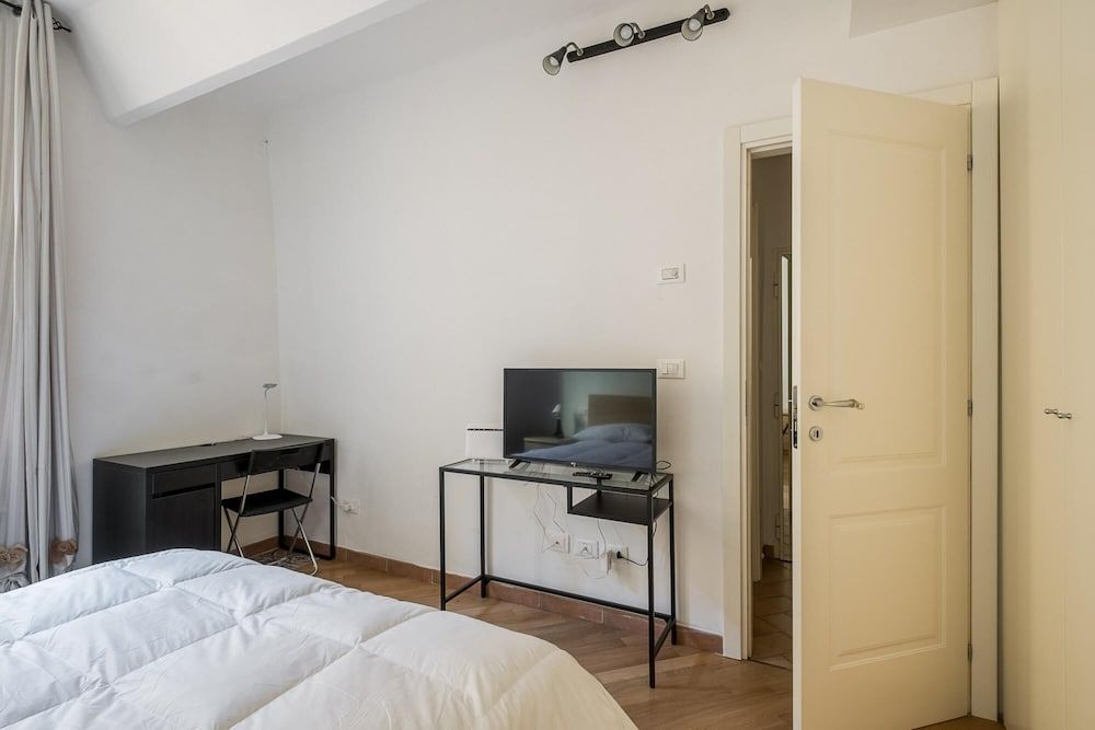 Cozy Central Apartment by Wonderful Italy Apartment 6