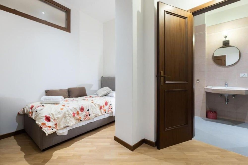 undefined Battibecco in Bologna 9