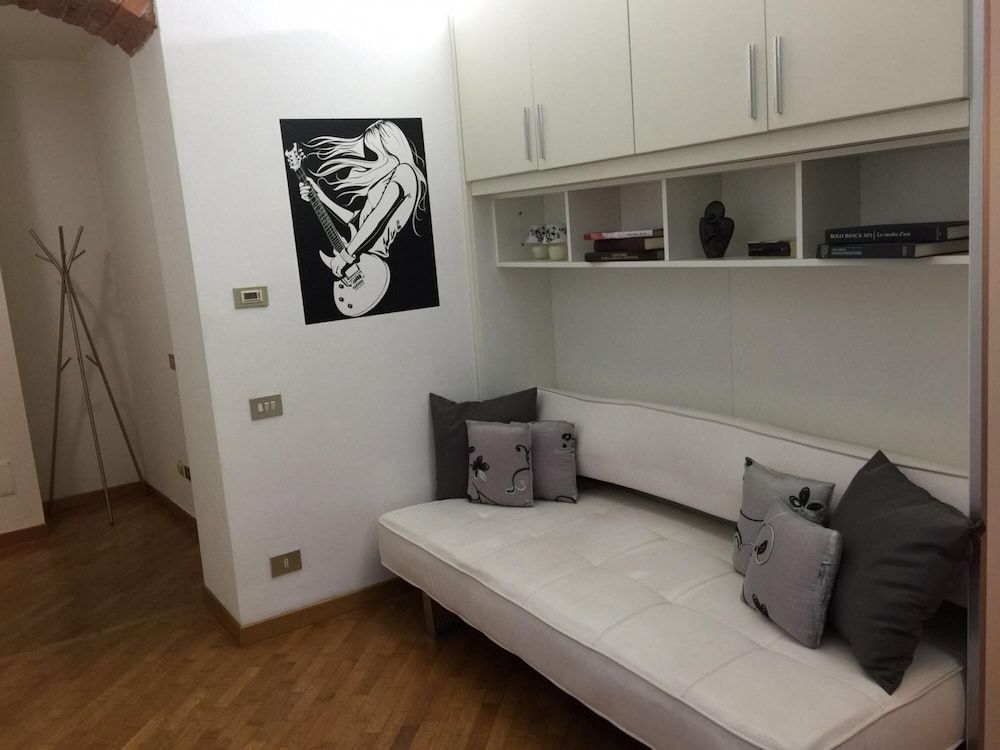 undefined Emilia Levante Musica 8