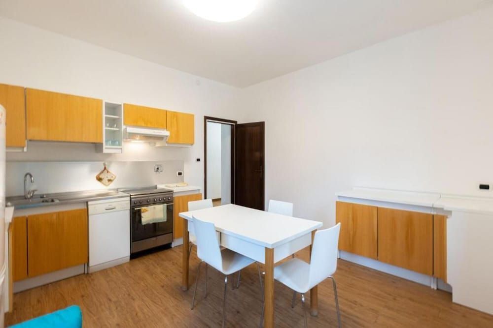 undefined Lame - Shortholidays 9