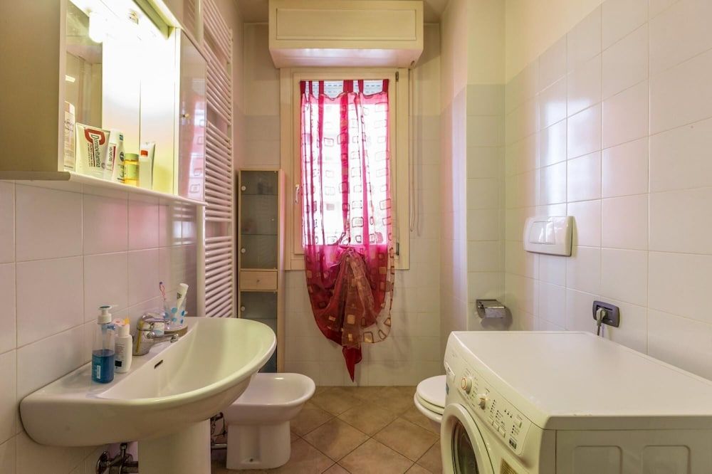 undefined Dossetti in Bologna With 1 Bedrooms and 1 Bathrooms 7