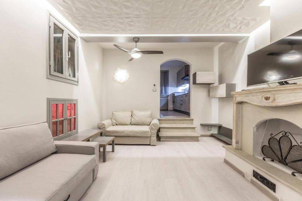 undefined Futura - Shortholidays 9