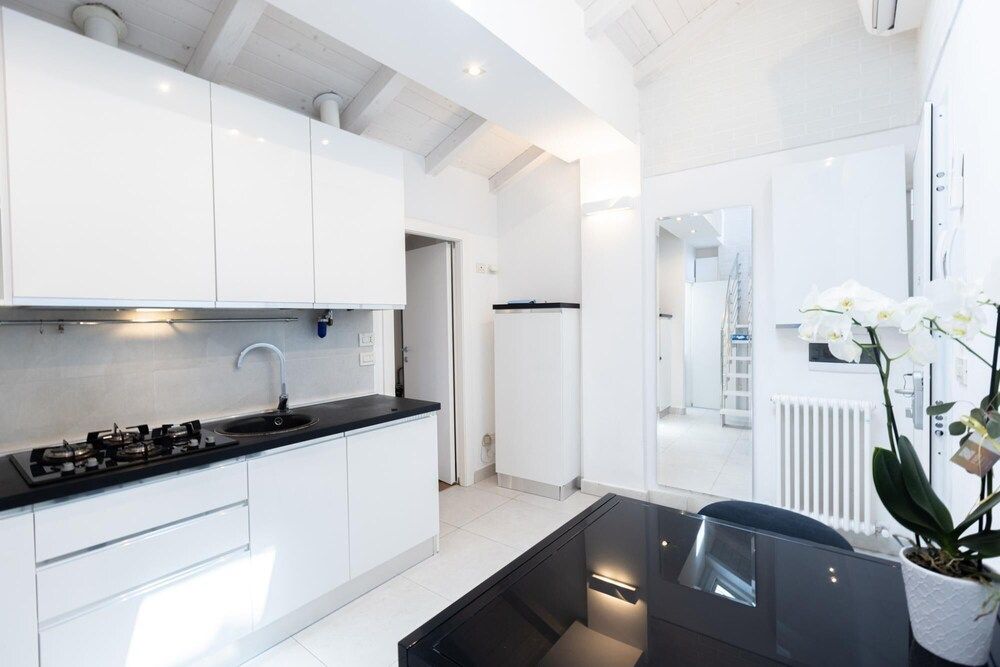 undefined Asinelli in Bologna With 1 Bedrooms and 1 Bathrooms 10