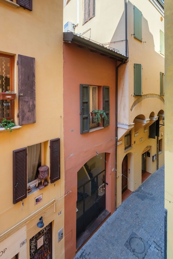 undefined Golden Suite by Studio Vita 5