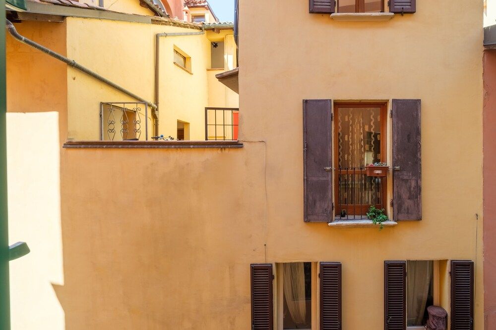 undefined Golden Suite by Studio Vita 7