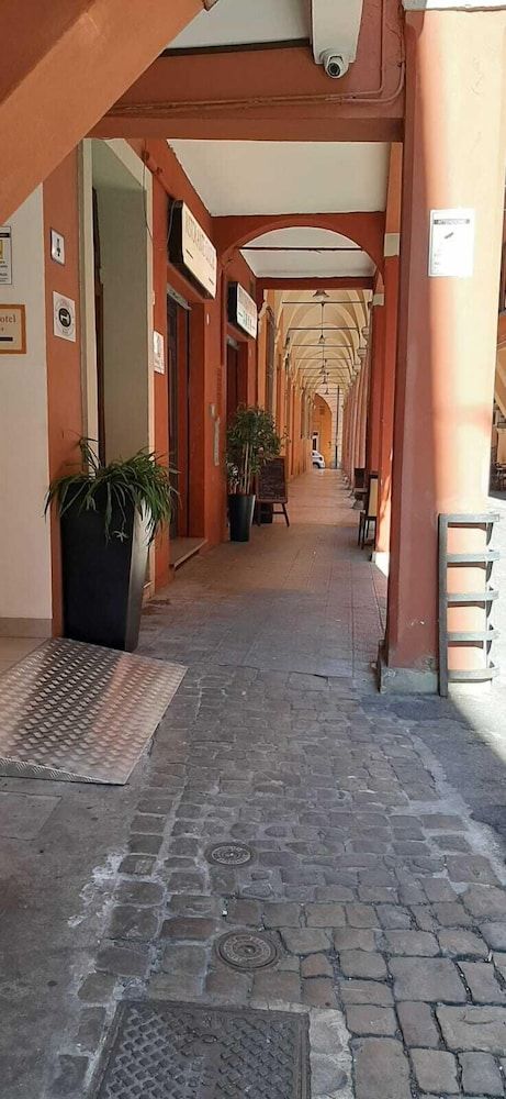 undefined BuonHotel Bologna Centro 4