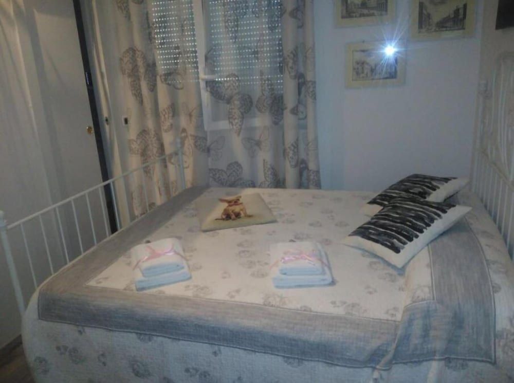 B&B San Vitale Standard Double Room, Shared Bathroom 7