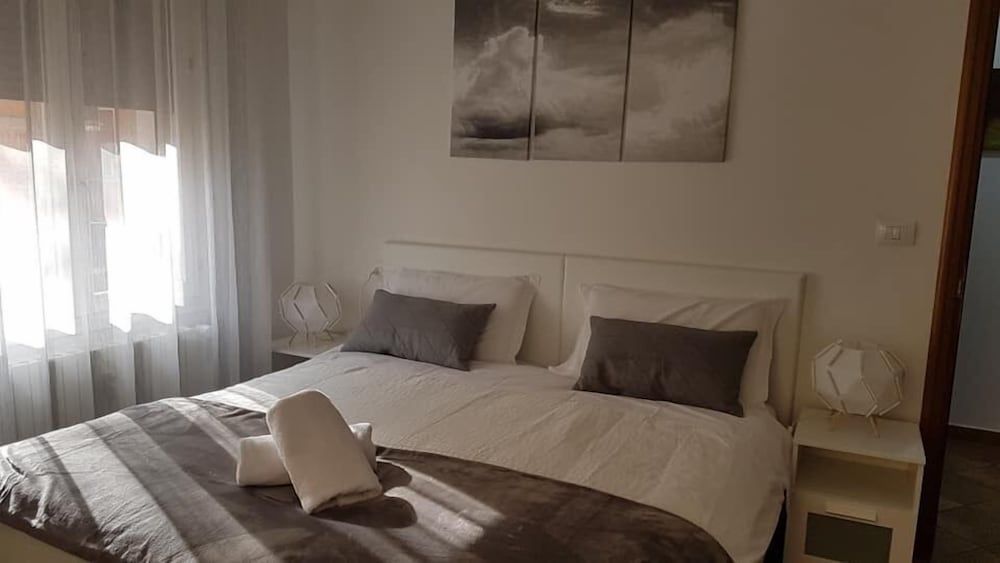 Le Camere di Porta San Felice Self check-in Superior Double or Twin Room 4