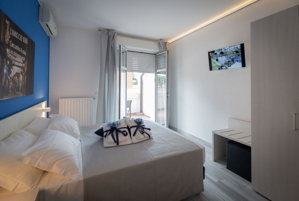 Mary's Tower Deluxe Double or Twin Room, Terrace 2