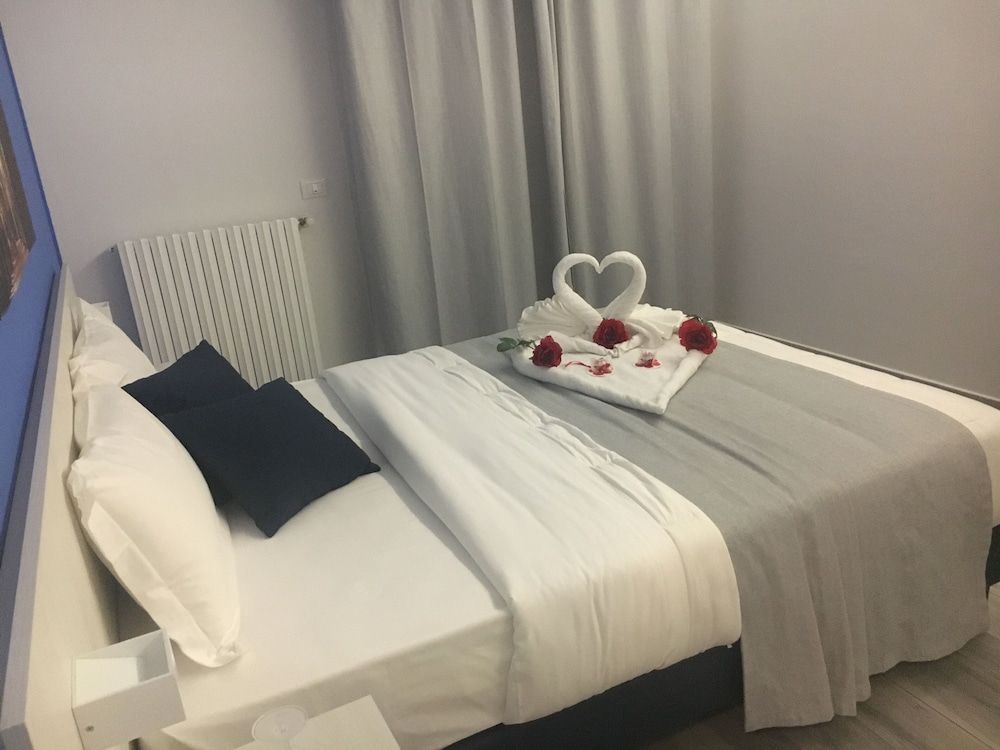 Mary's Tower Deluxe Double or Twin Room, Terrace 5