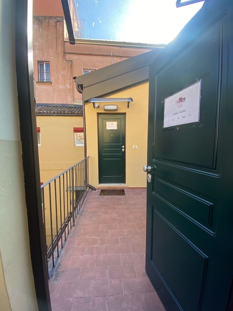 undefined Cosmopolitan Central Rooms 9