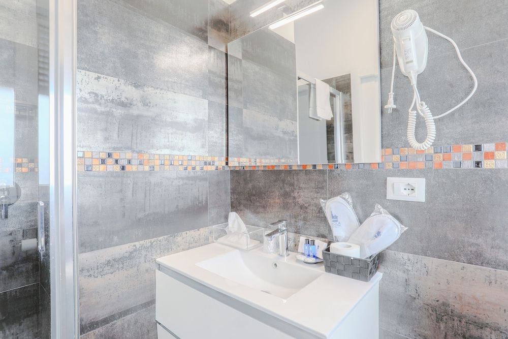 HolaBologna Double Room, Balcony (CAMERA 2) 7