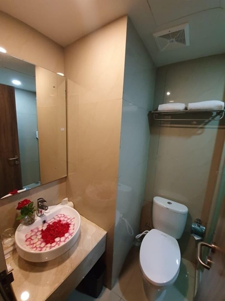 Win Premier Mangga Besar Deluxe Double Room 2