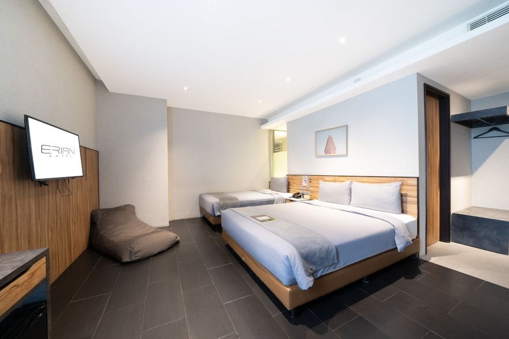 undefined Erian Hotel 4