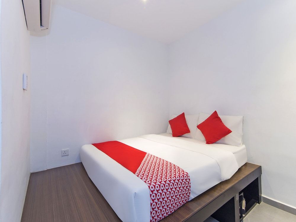 undefined OYO 128 Mutiara Suites 2