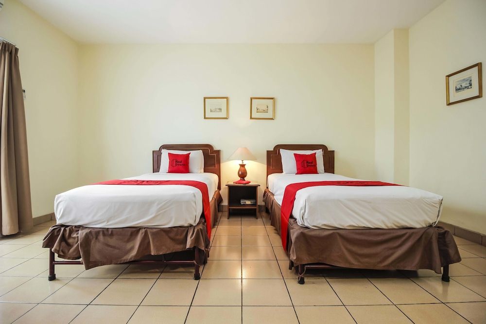 undefined RedDoorz Plus near GBK Senayan 3