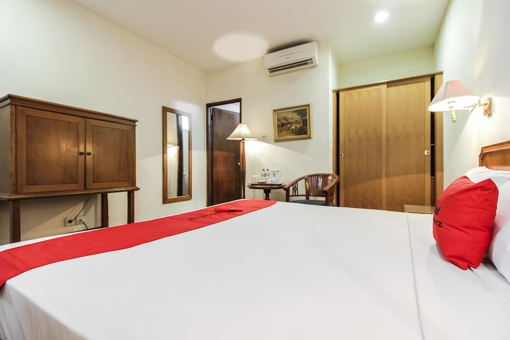 RedDoorz Plus near GBK Senayan Economy Room 6