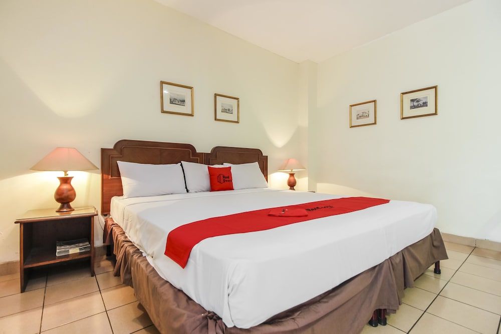 RedDoorz Plus near GBK Senayan Economy Room 2