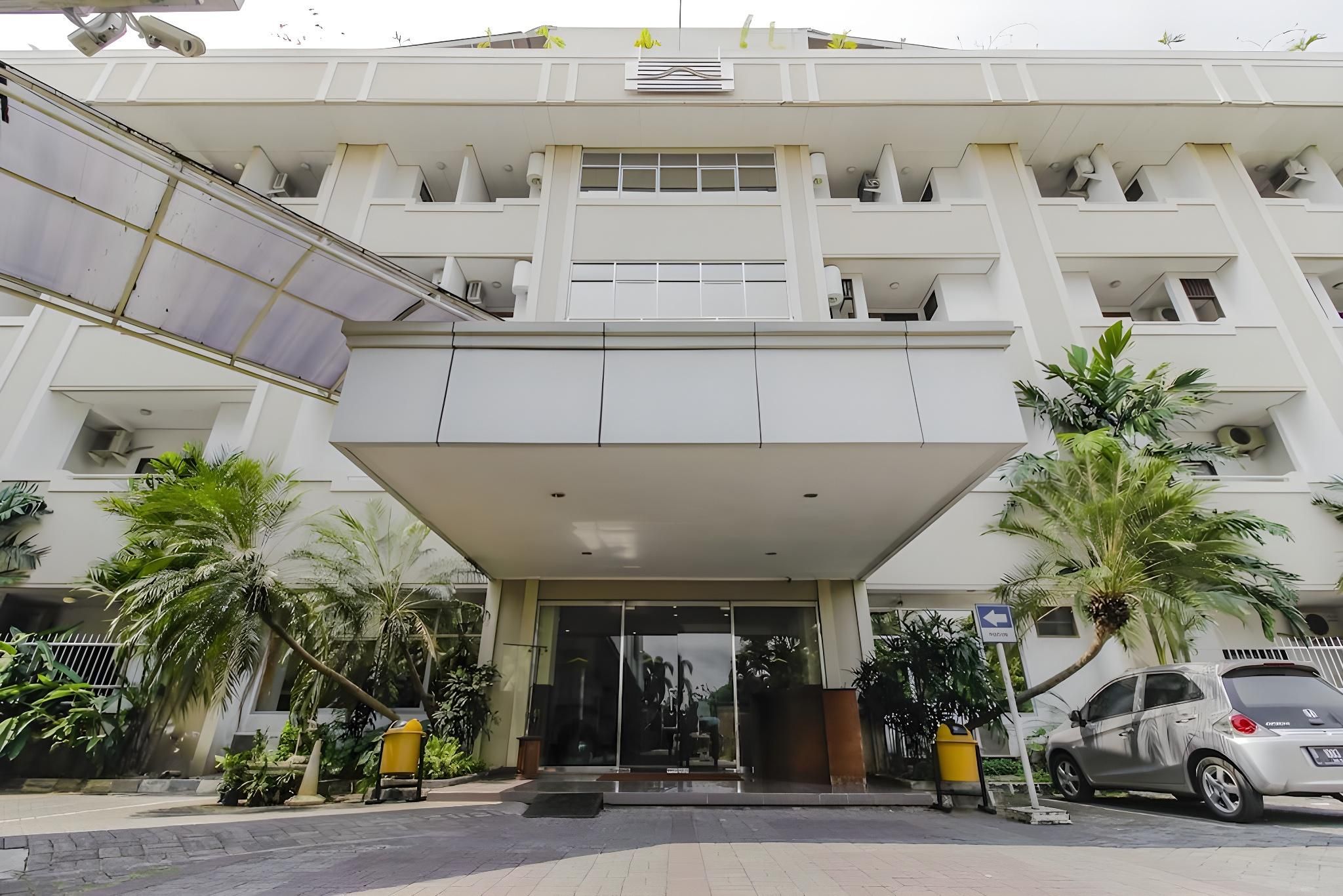 RedDoorz Plus @ Pitagiri GBK Senayan