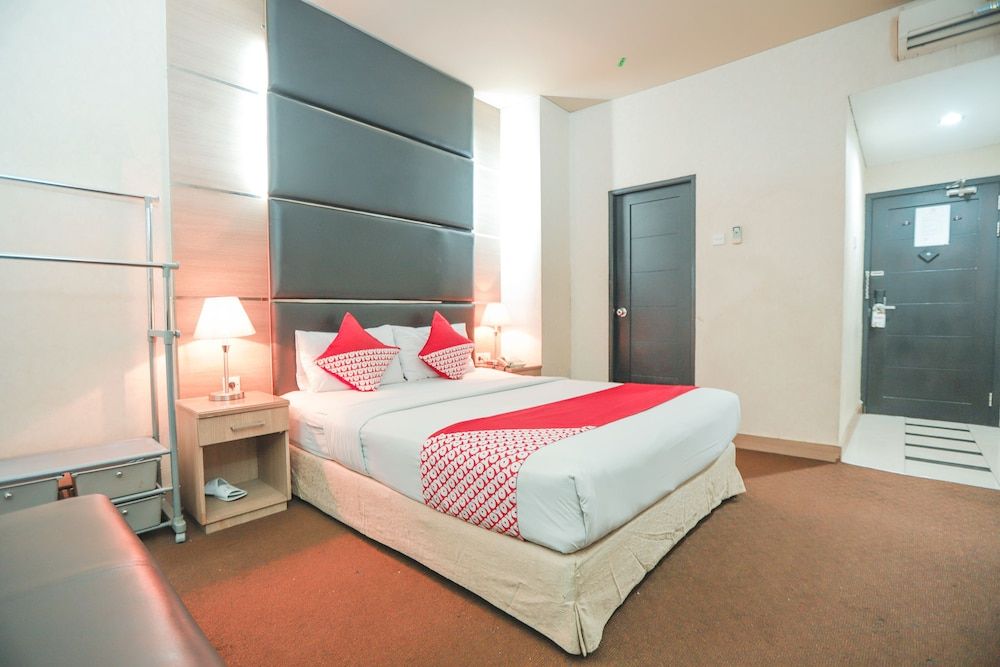 undefined OYO 180 Hotel Mirah 7