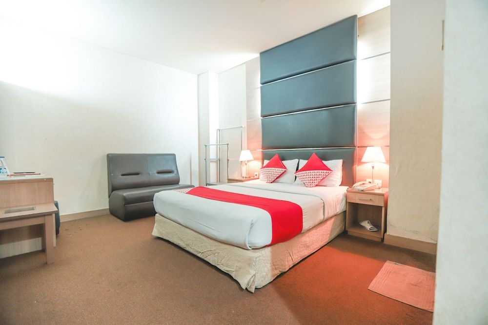 undefined OYO 180 Hotel Mirah 6