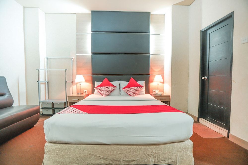 undefined OYO 180 Hotel Mirah 8